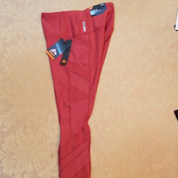 SOLD.Reebok Women's Red Performance Running Capris - Picture 3 of 6